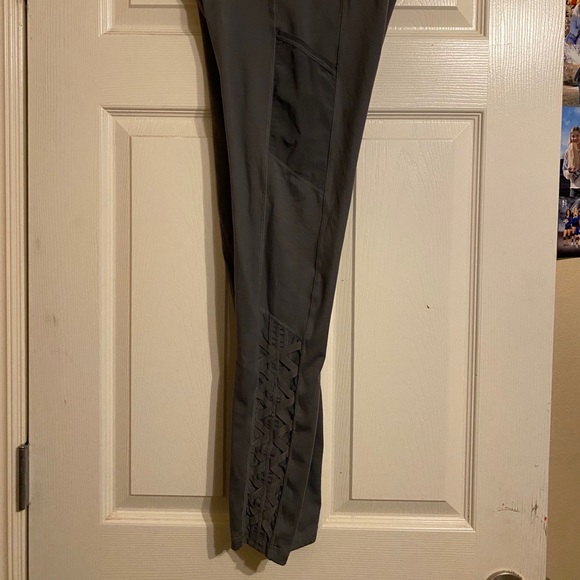 Grey leggings! - Picture 3 of 5